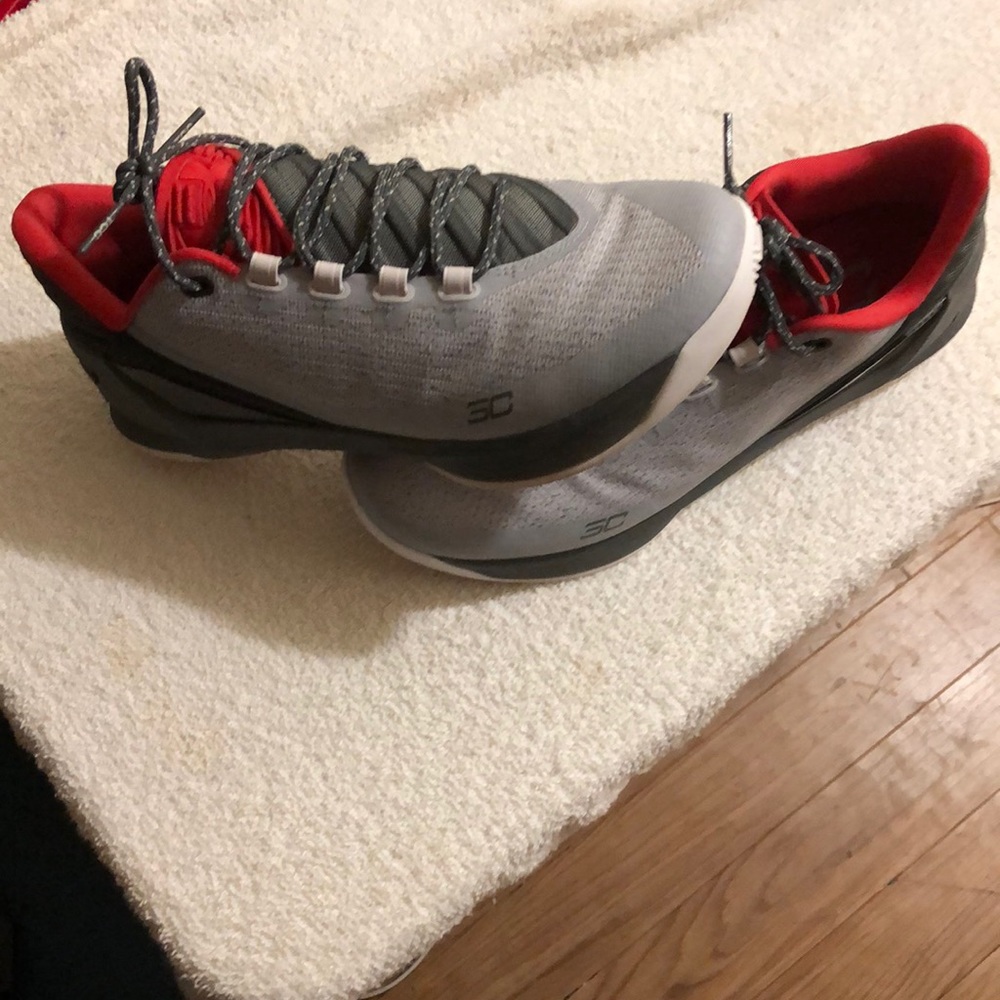 Brand new Stephen Curry UNDER ARMOUR shoes.